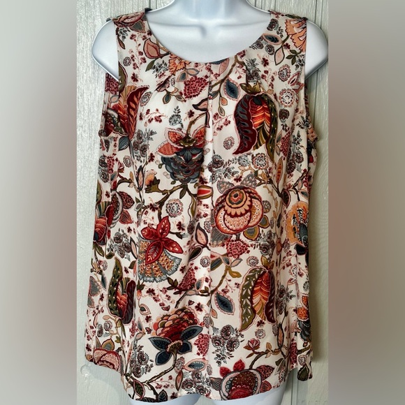 LOFT Tops - LOFT Floral Patterned Sleeveless Top